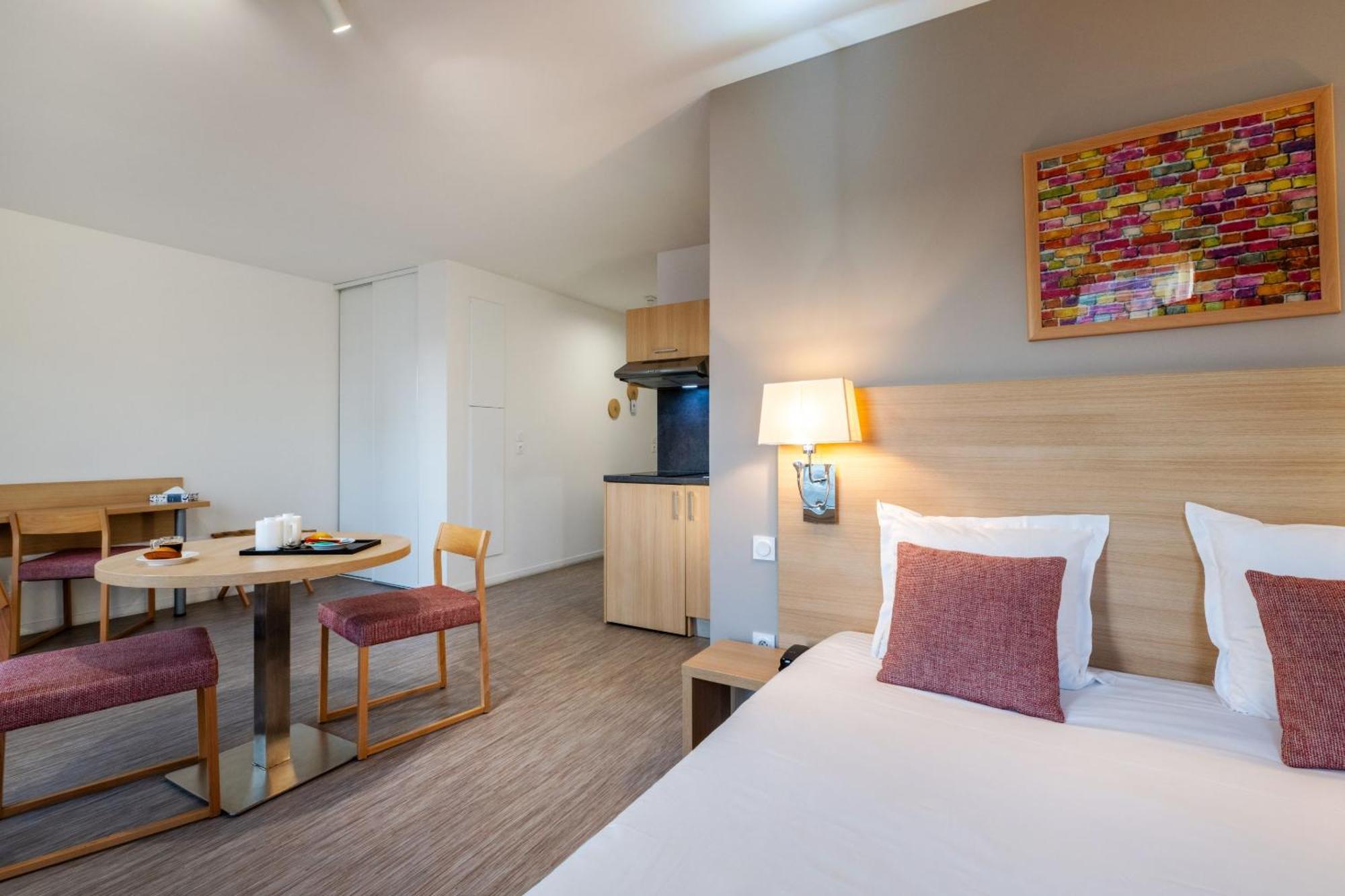 เรซิด็องซ์ โอดาลี น็องต์ ซีต เด กงเกร Aparthotel ภายนอก รูปภาพ